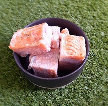 salmon chunks go for raw